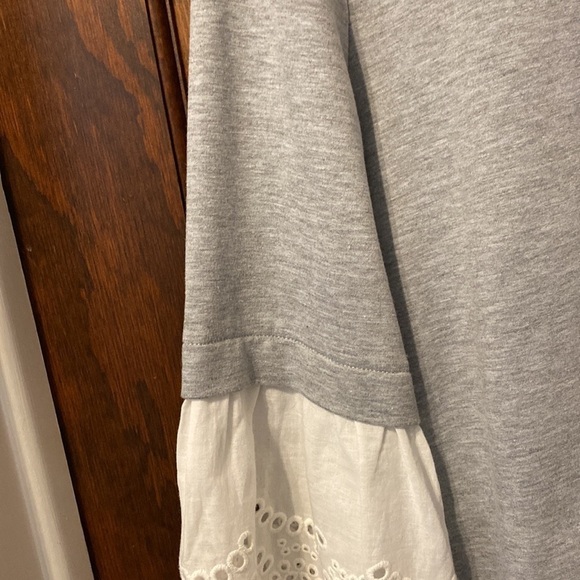 Gilli white and layered gray top with eyelet bell sleeves. Size large. - Picture 4 of 6